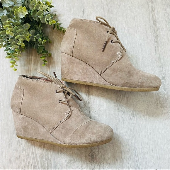 Toms Suede Desert Wedge Lace Up Booties Tan Sz 8 - Picture 2 of 11